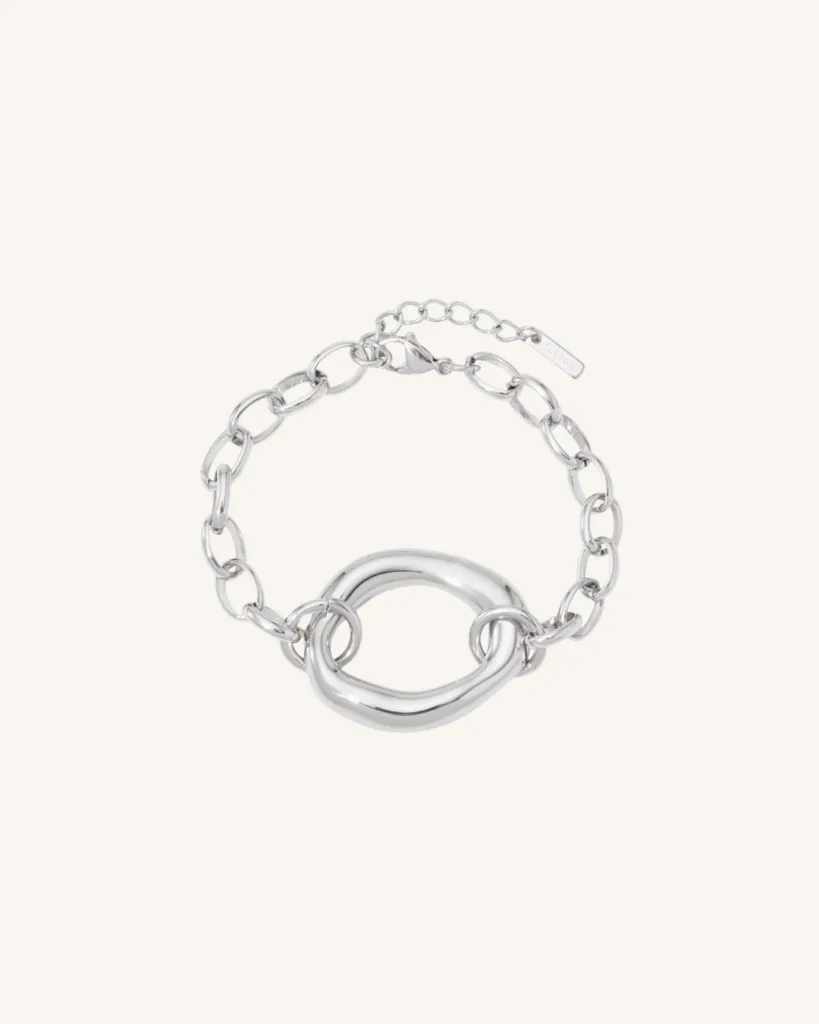 Pulsera plateada de eslabones de acero quirúrgico con aro central